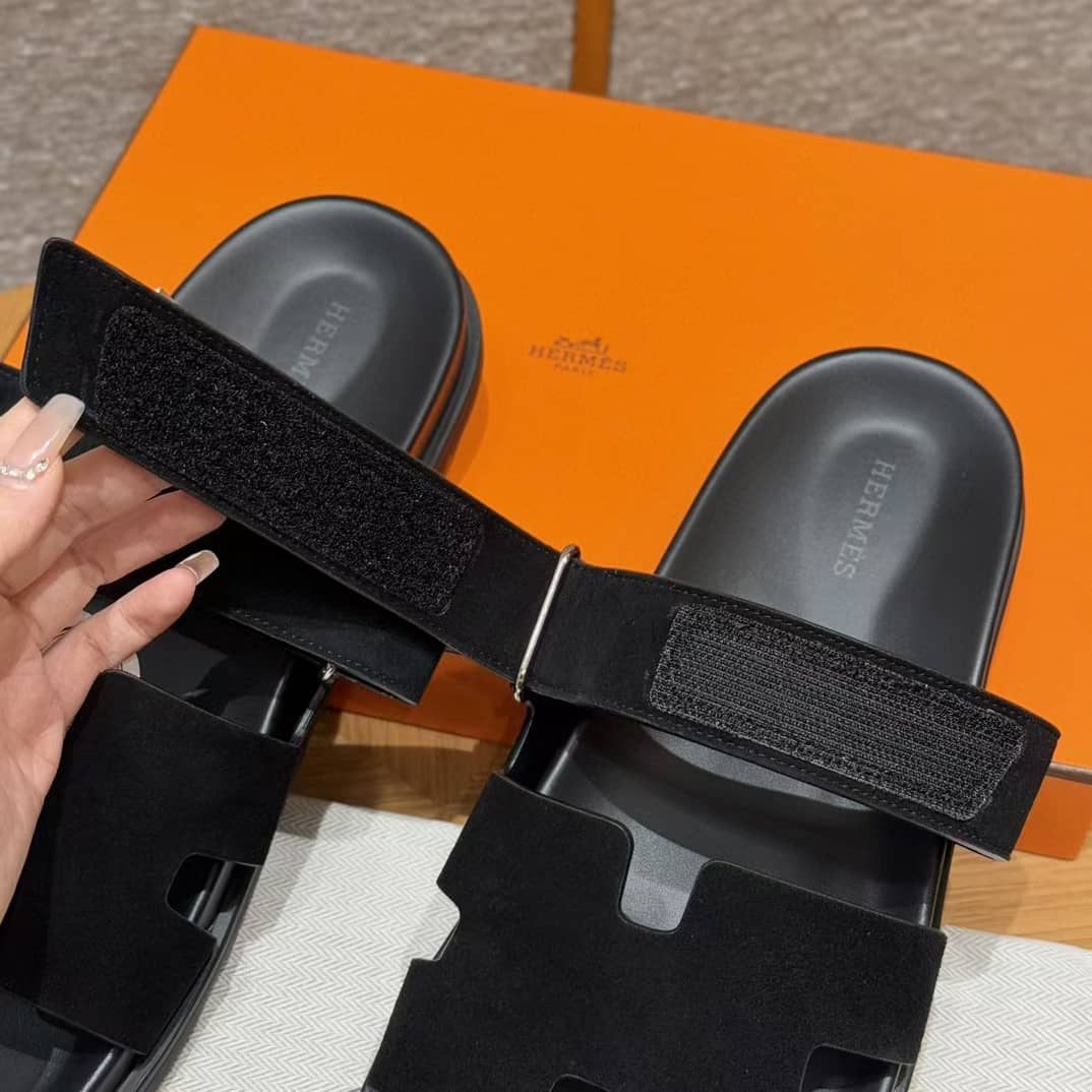 Sandales Chypre Hermès Noir Daim