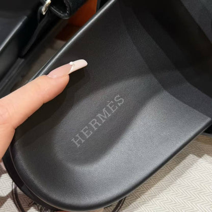 Sandales Chypre Hermès Noir Daim