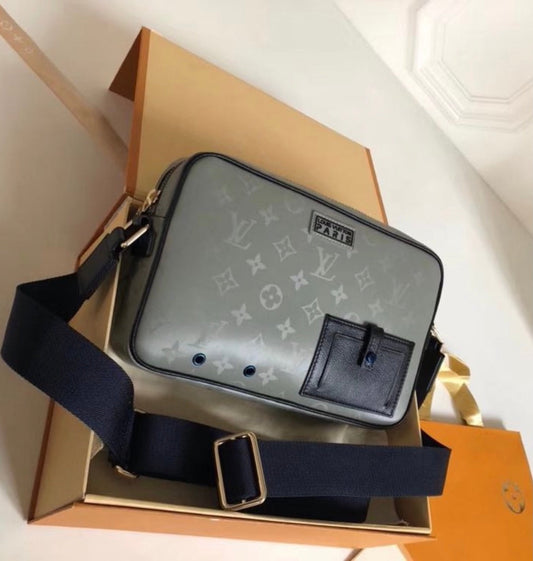 Sacoche Louis Vuitton Bandoulière Grey